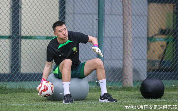 B体育入口-已伤缺超4个月！北京国安官方：球队门将韩佳奇重返训练场