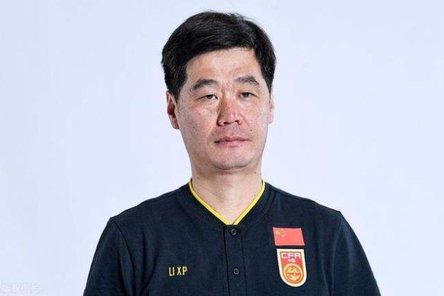 B体育官网-​国足为防意外临时多增两人 李霄鹏旧部让出席位